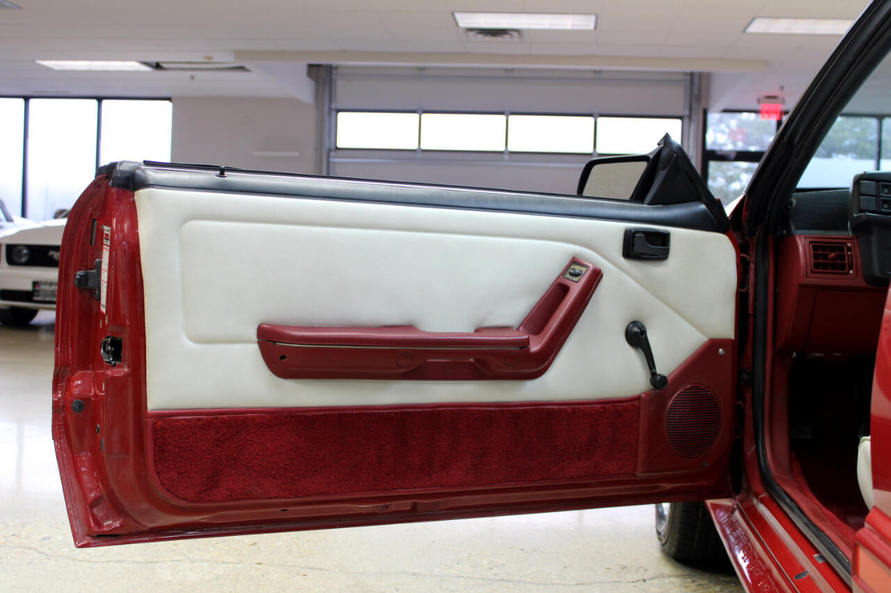 Ford-Mustang-GT-Convertible-1987-Convertible-37