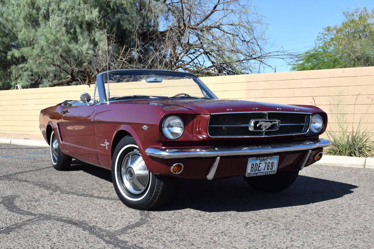Ford-Mustang-convertible-1965-1