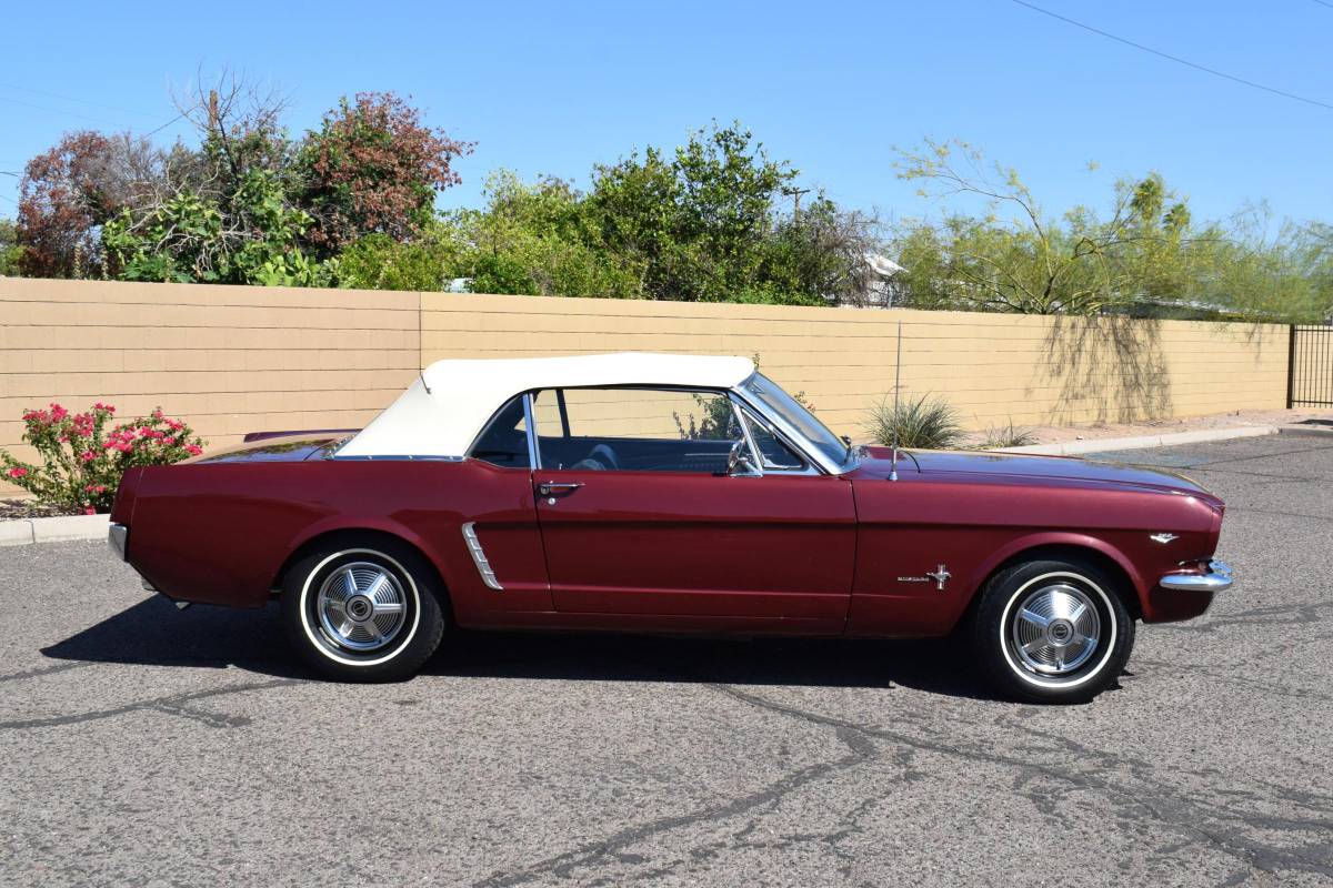 Ford-Mustang-convertible-1965-10