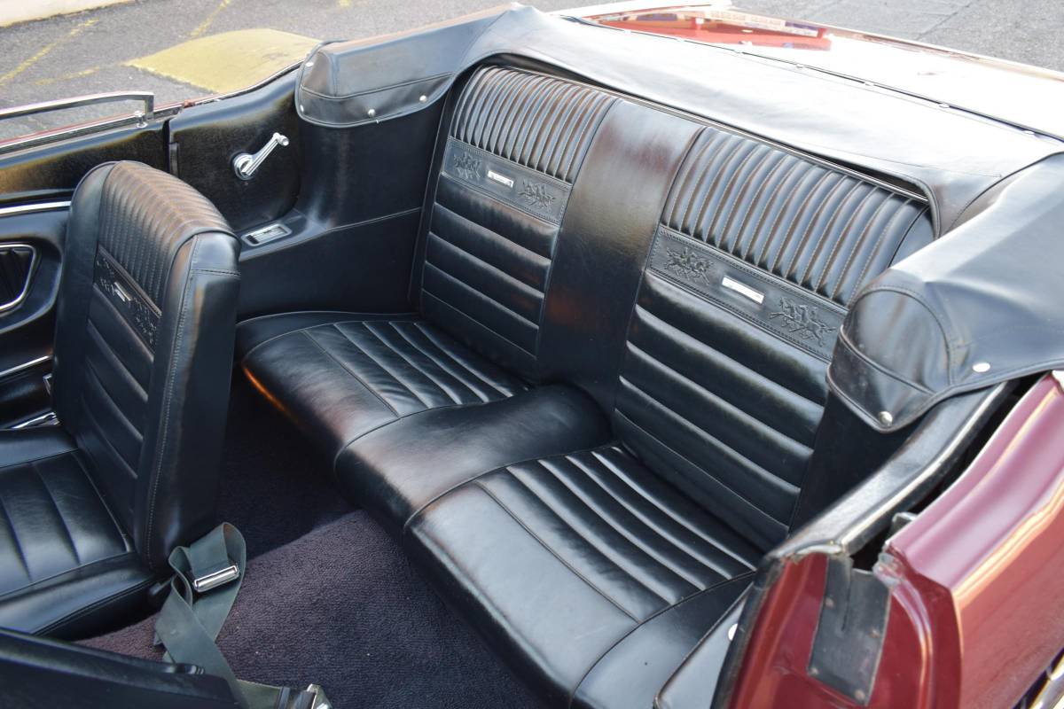 Ford-Mustang-convertible-1965-14