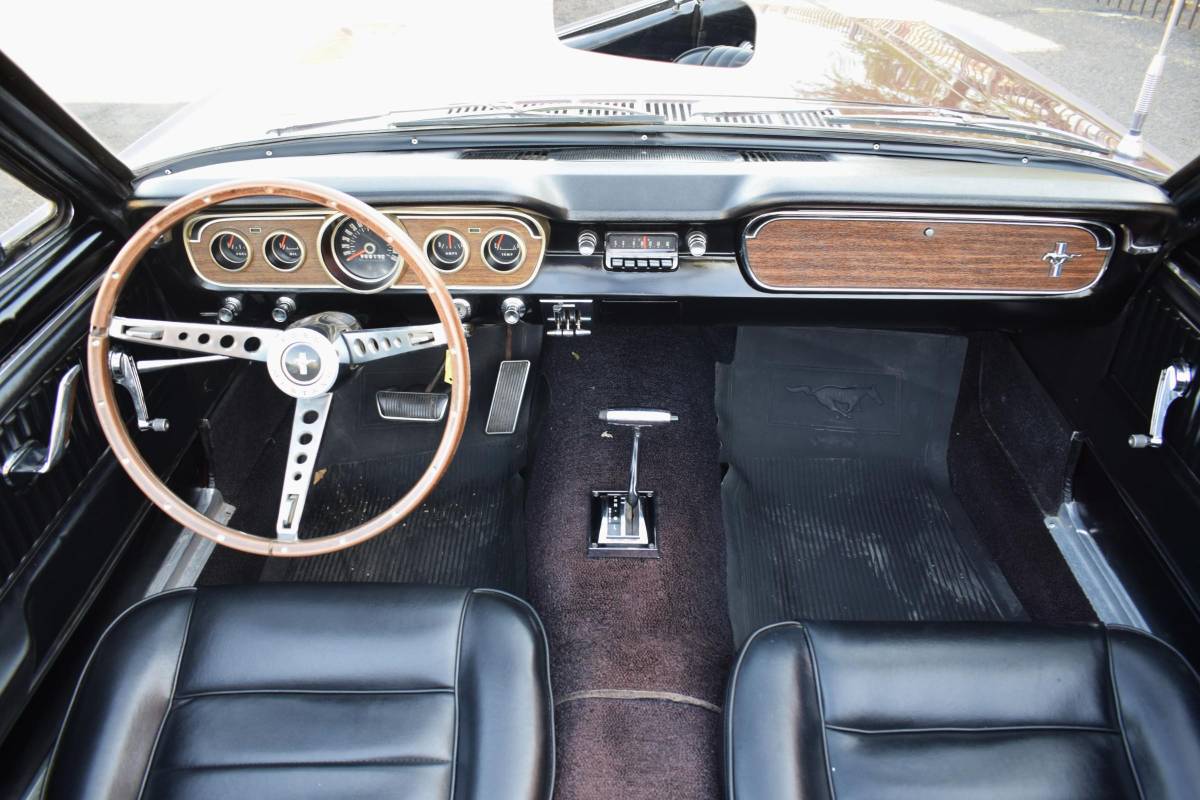 Ford-Mustang-convertible-1965-15