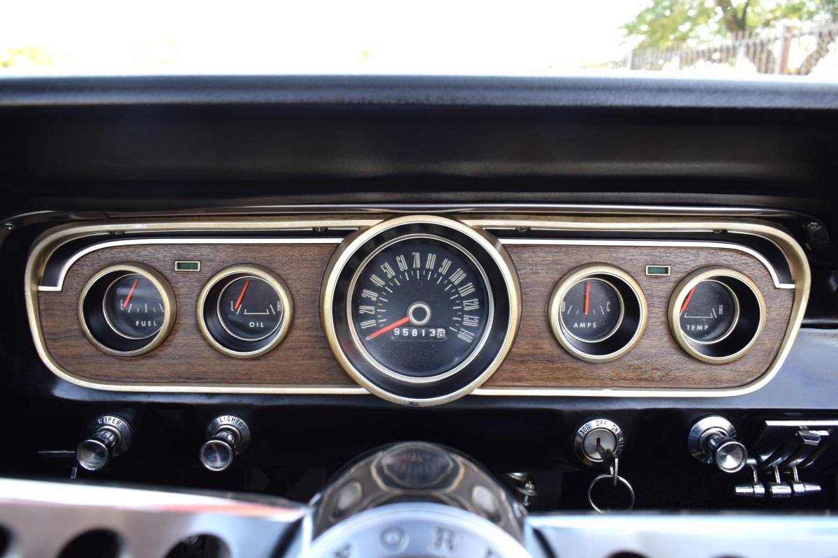 Ford-Mustang-convertible-1965-16