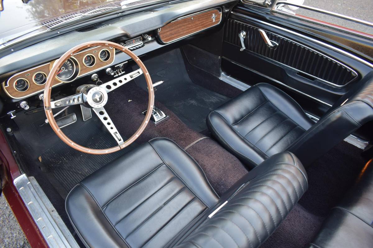 Ford-Mustang-convertible-1965-20