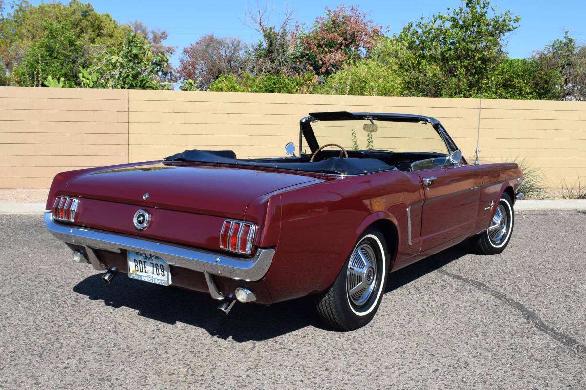 Ford-Mustang-convertible-1965-4