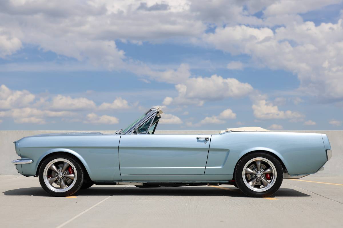 Ford-Mustang-convertible-1965-blue-1