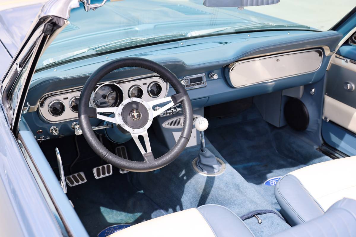 Ford-Mustang-convertible-1965-blue-6