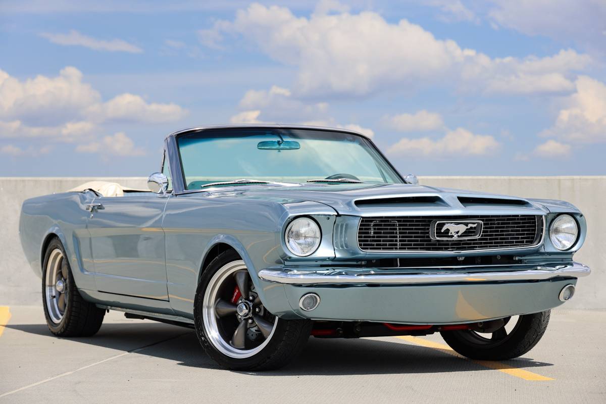 Ford-Mustang-convertible-1965-blue