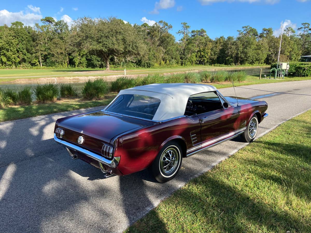 Ford-Mustang-convertible-1966-custom-10