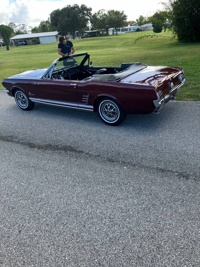 Ford-Mustang-convertible-1966-custom-14