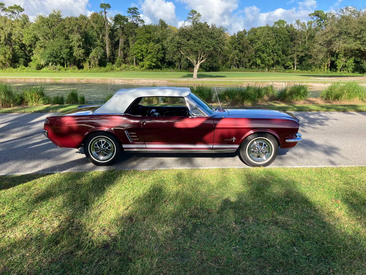 Ford-Mustang-convertible-1966-custom-16