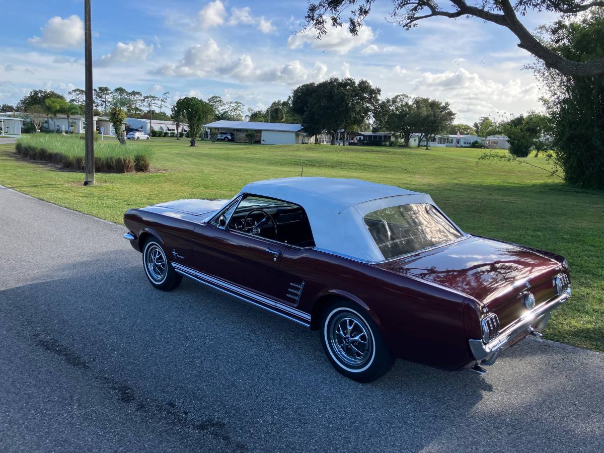 Ford-Mustang-convertible-1966-custom-19