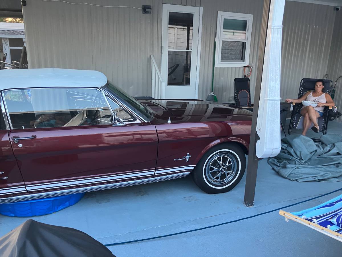 Ford-Mustang-convertible-1966-custom