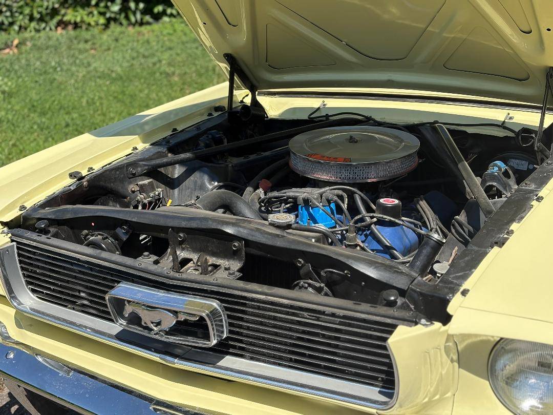 Ford-Mustang-convertible-1966-yellow-11