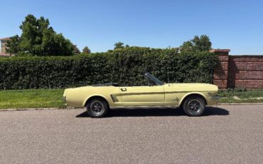 Ford-Mustang-convertible-1966-yellow-19