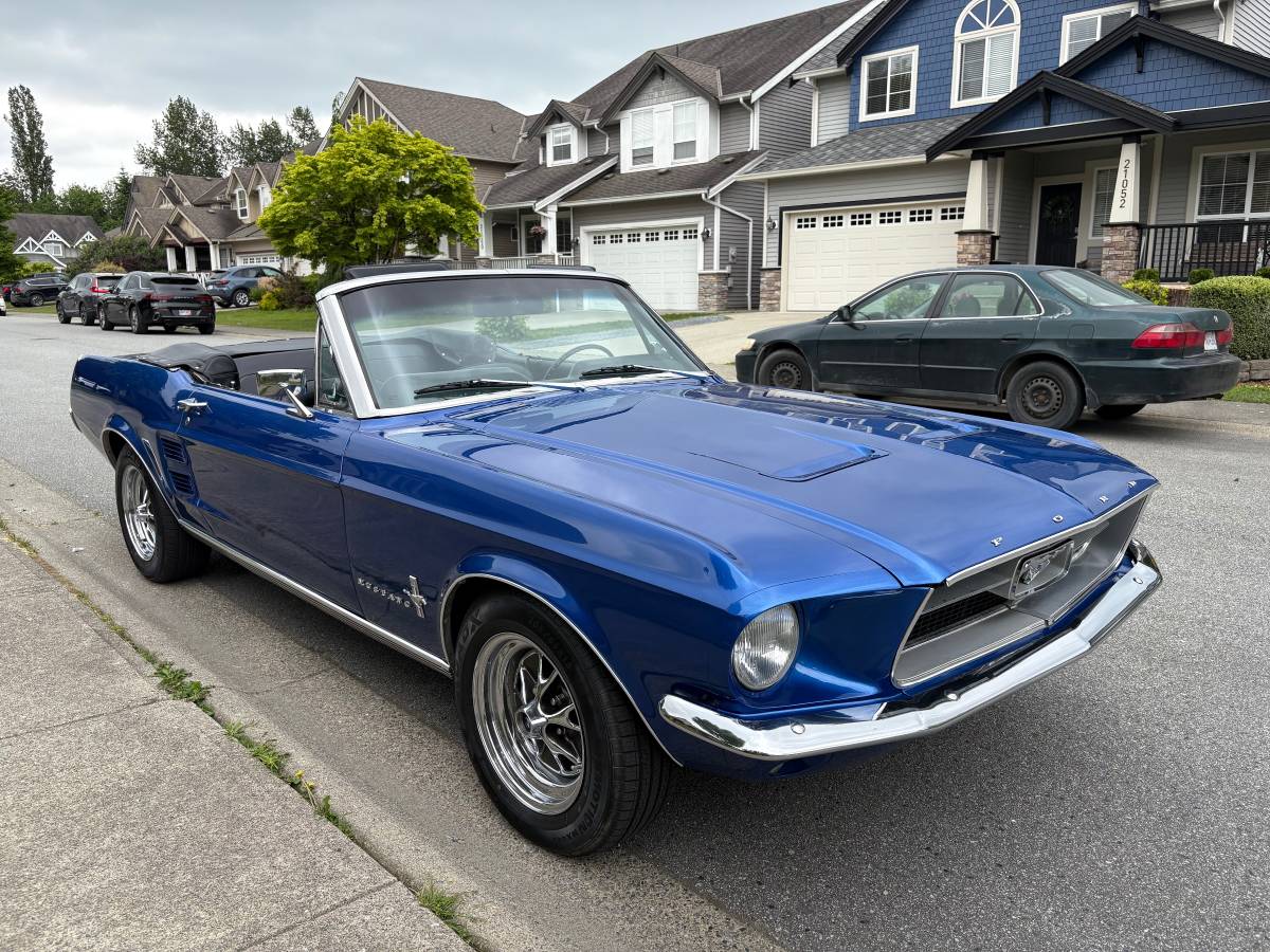 Ford-Mustang-convertible-1967-blue-1