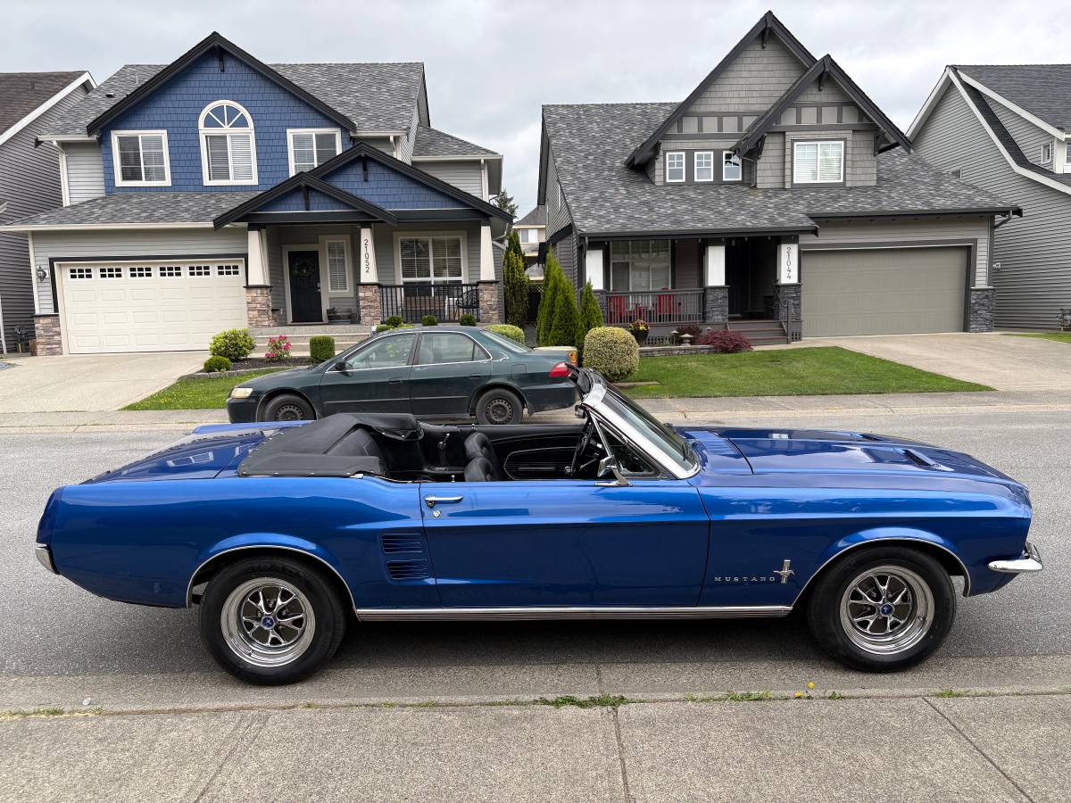 Ford-Mustang-convertible-1967-blue-2