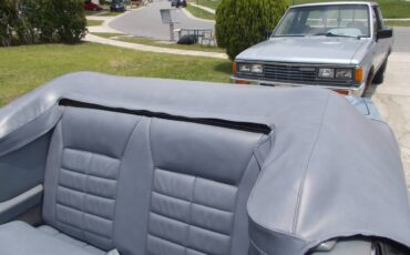 Ford-Mustang-convertible-1983-blue-13