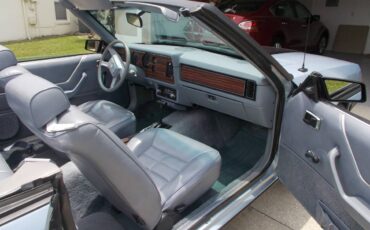 Ford-Mustang-convertible-1983-blue-9