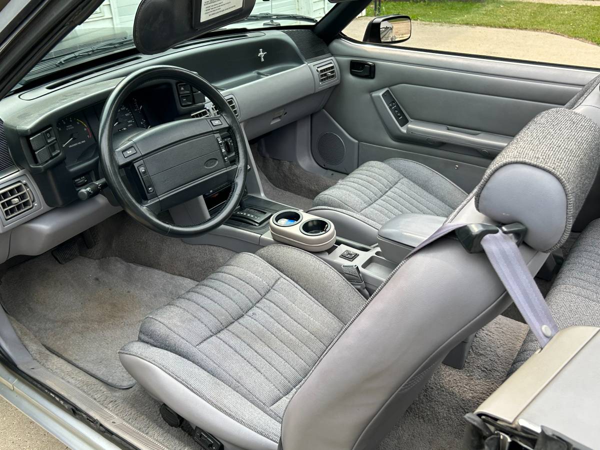 Ford-Mustang-convertible-1993-silver-3
