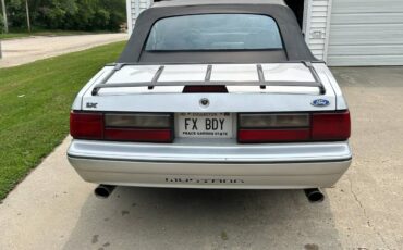 Ford-Mustang-convertible-1993-silver