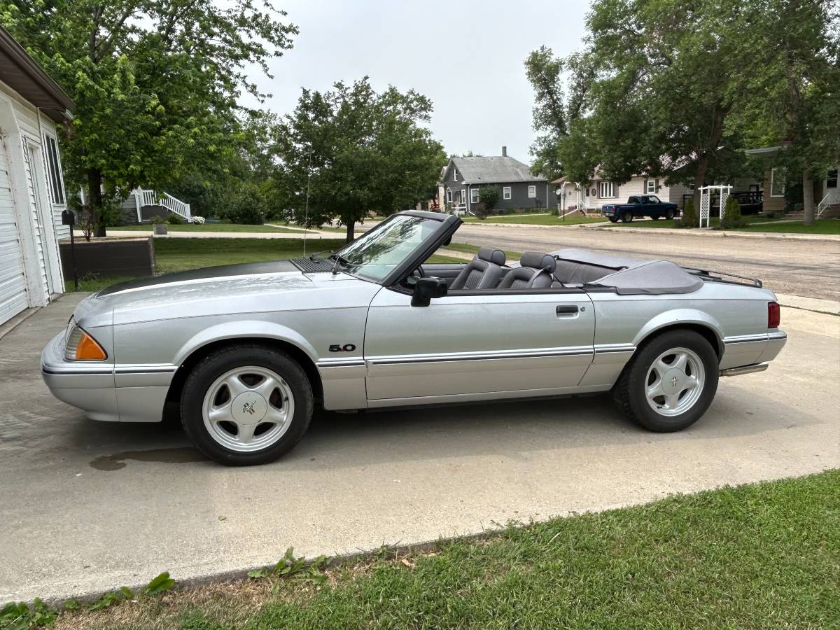 Ford-Mustang-convertible-1993-silver-5