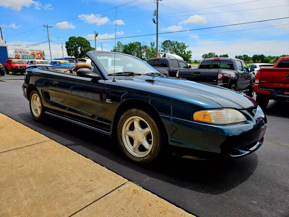 Ford Mustang convertible  1995