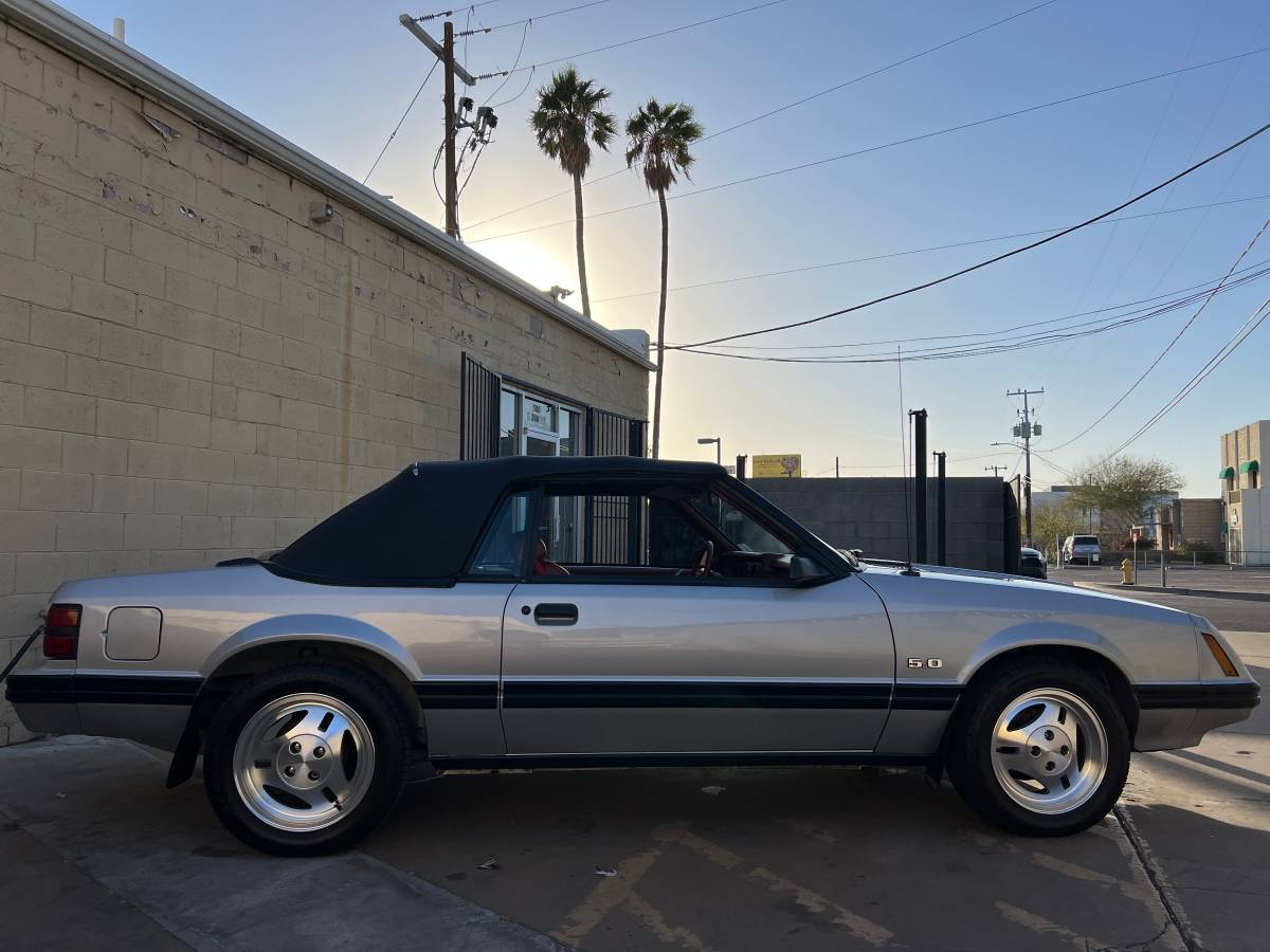 Ford-Mustang-glx-1983-silver-1