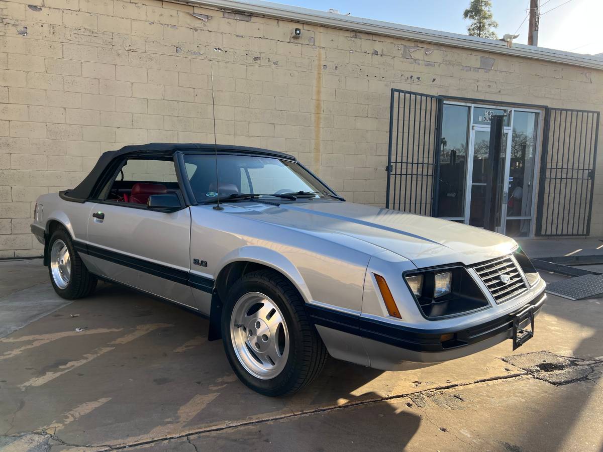 Ford-Mustang-glx-1983-silver-2