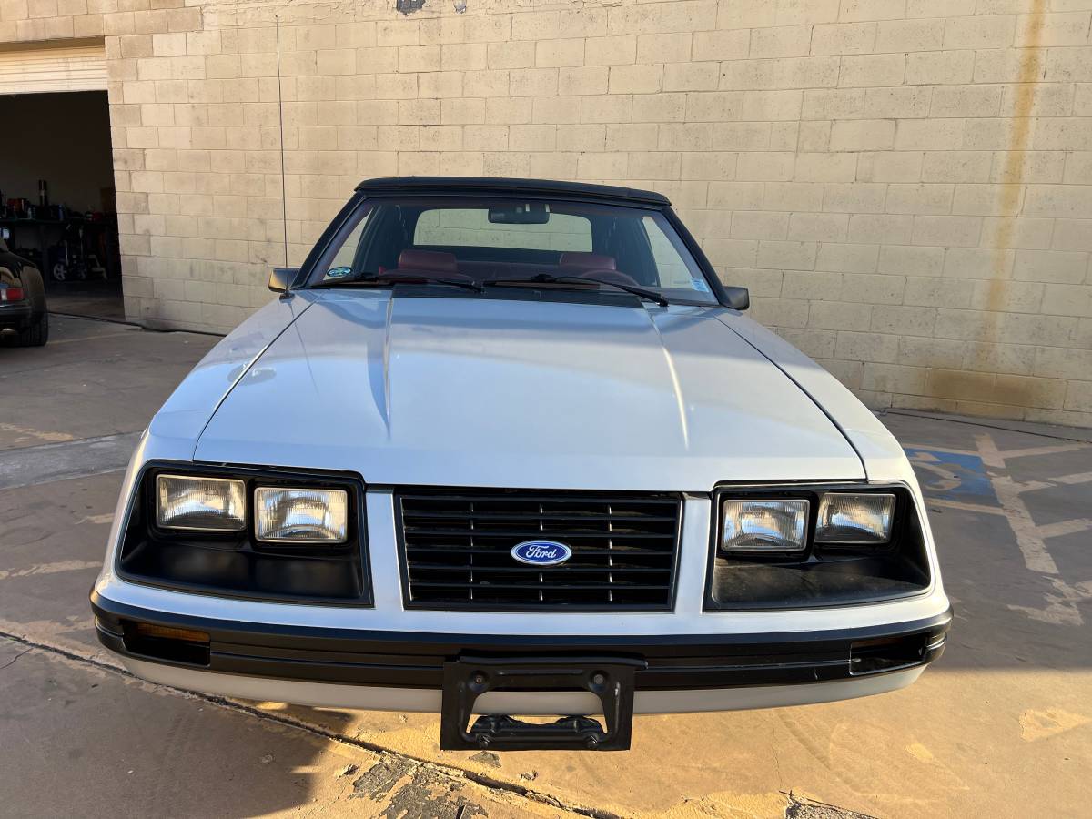 Ford-Mustang-glx-1983-silver-3
