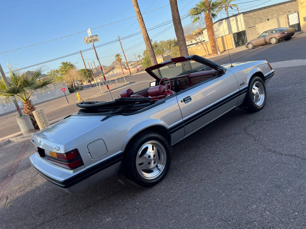 Ford-Mustang-glx-1983-silver-5