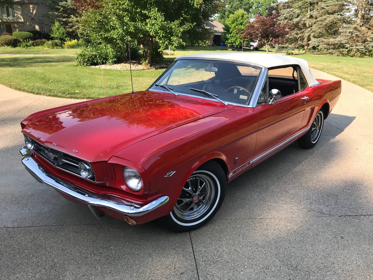 Ford Mustang gt  1965 red