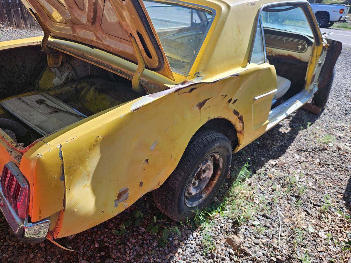 Ford-Mustang-gt-1965-yellow-18