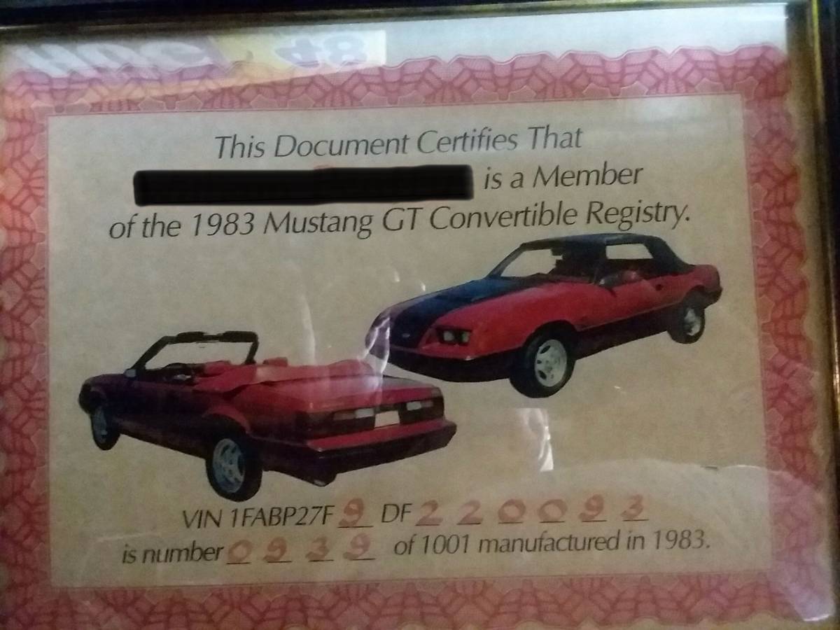 Ford-Mustang-gt-1983-black-2