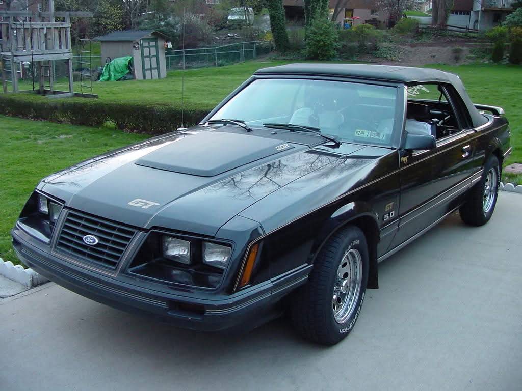 Ford Mustang gt  1983 black