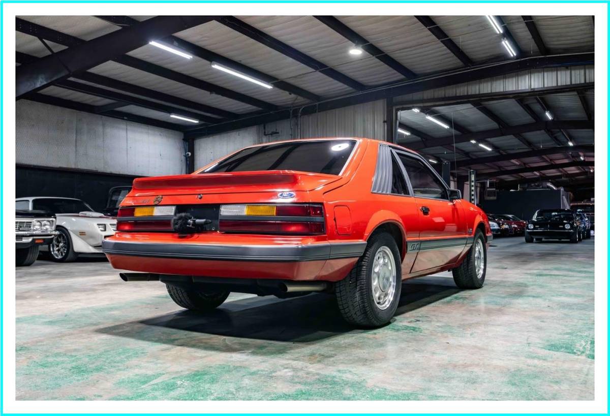 Ford-Mustang-gt-1985-red-1