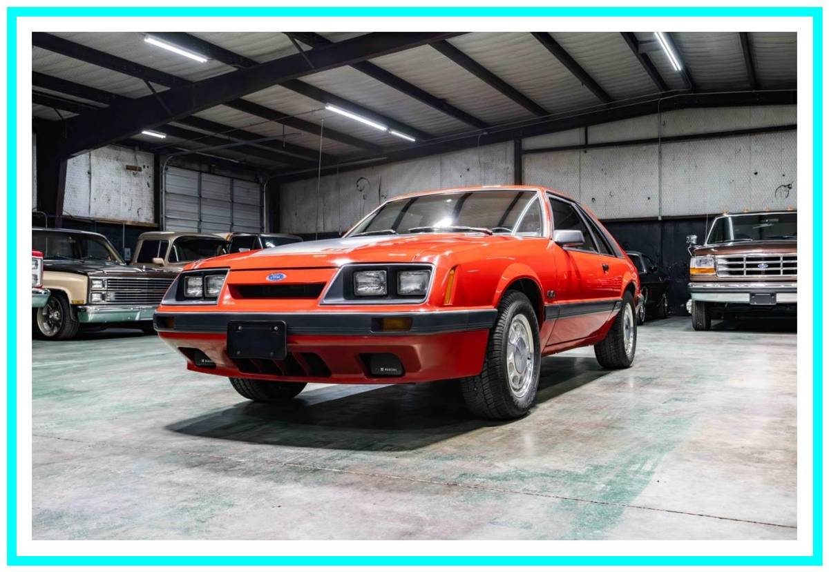 Ford Mustang gt  1985 red