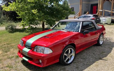 Ford Mustang gt convertible  1989 red