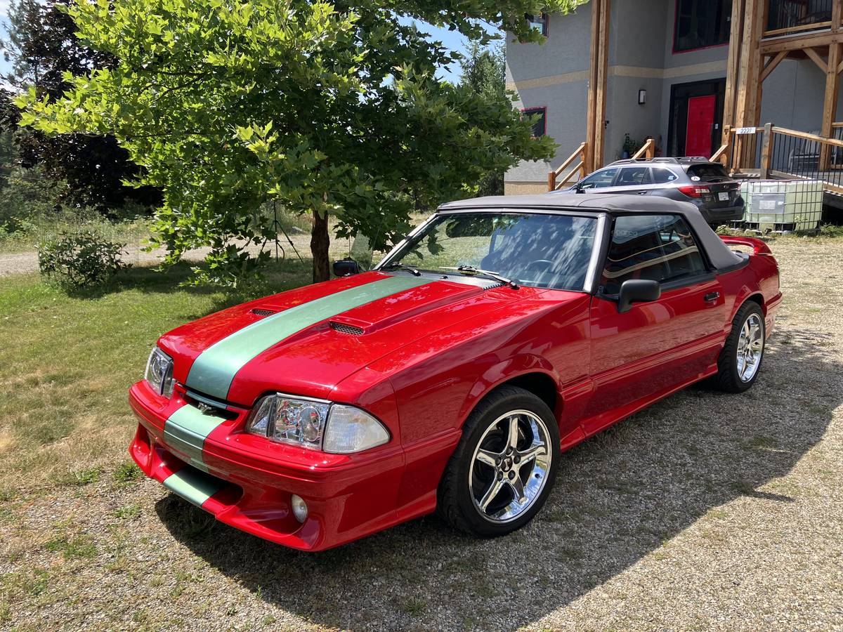 Ford Mustang gt convertible  1989 red