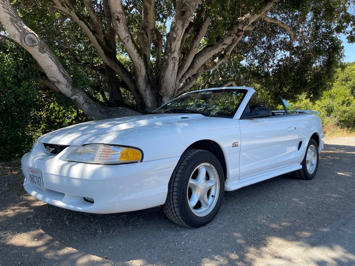Ford-Mustang-gt-convertible-1995-white-1