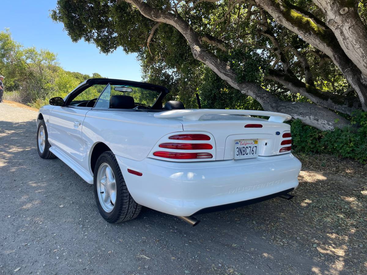 Ford-Mustang-gt-convertible-1995-white-3