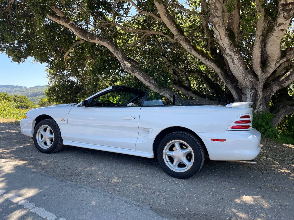 Ford-Mustang-gt-convertible-1995-white-4