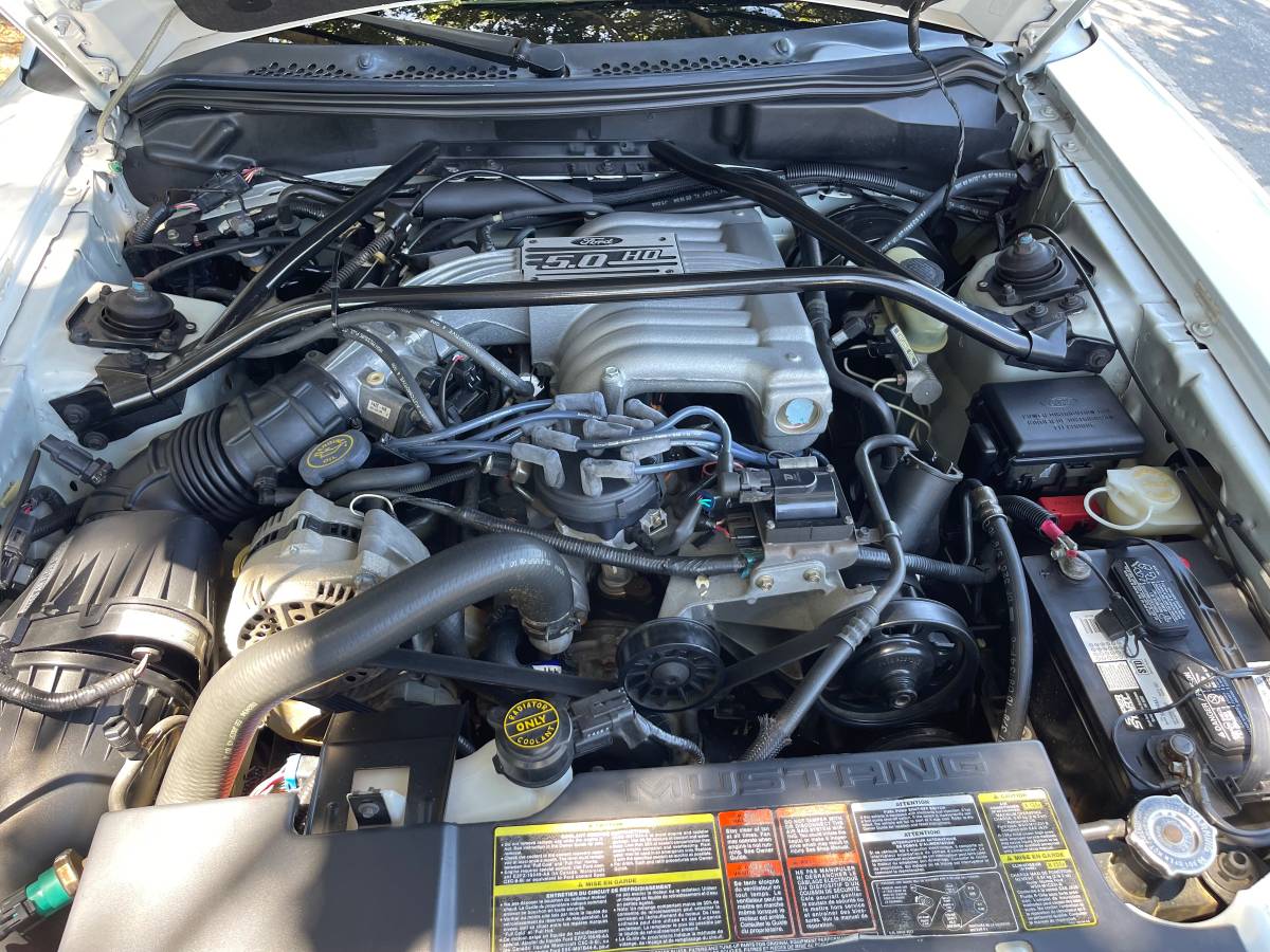 Ford-Mustang-gt-convertible-1995-white-9