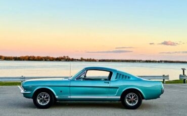 Ford-Mustang-gt-fastback-1966-2