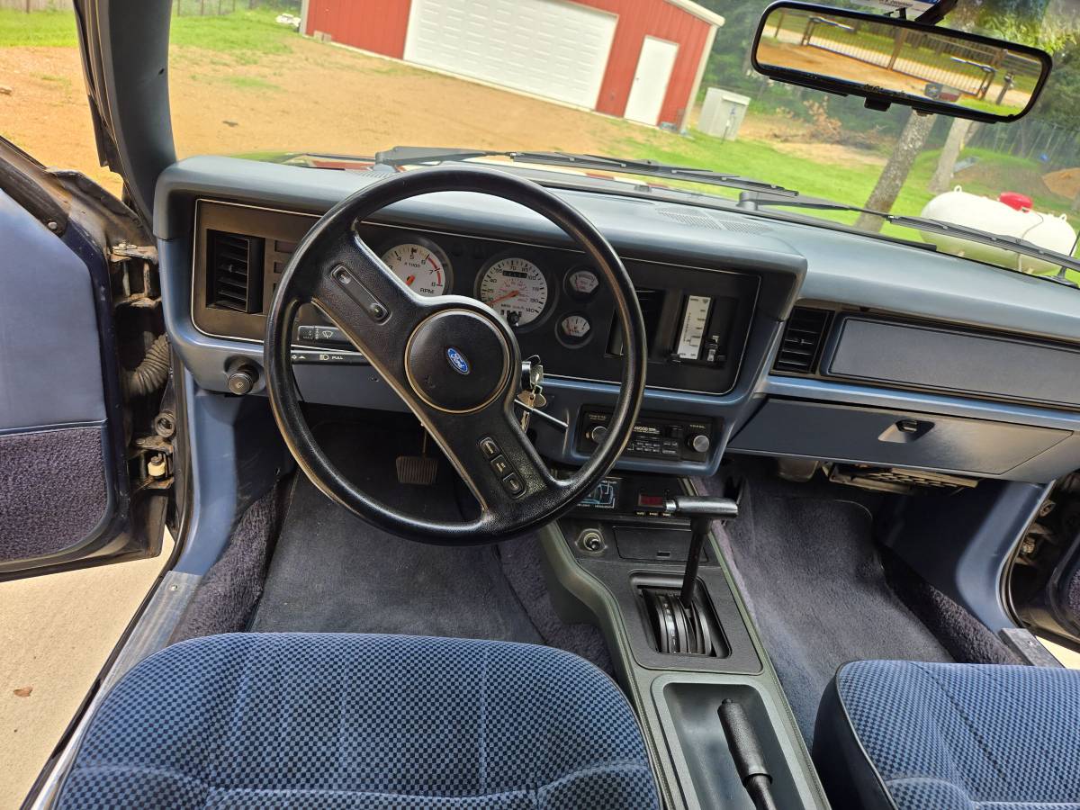 Ford-Mustang-lx-1985-blue-11