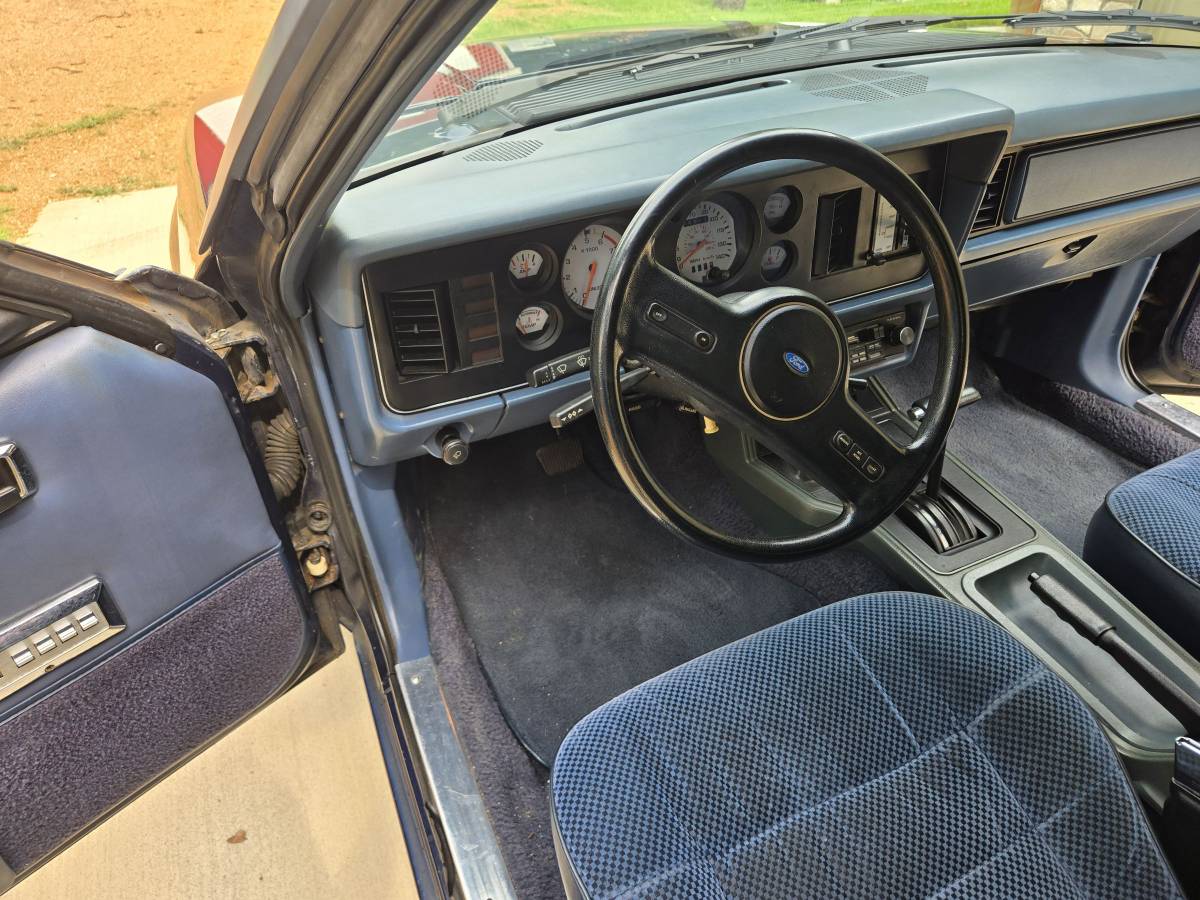 Ford-Mustang-lx-1985-blue-13