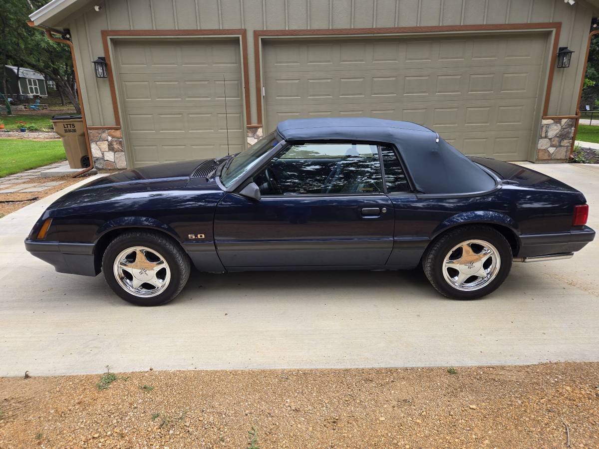 Ford-Mustang-lx-1985-blue-2