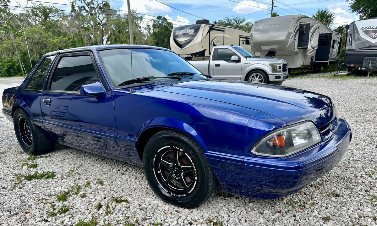Ford-Mustang-lx-1992-blue