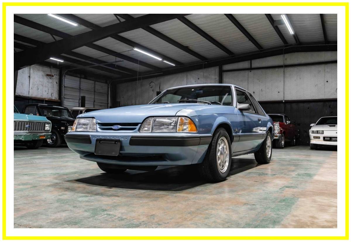 Ford Mustang lx coupe  1990 blue