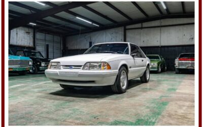 Ford Mustang lx coupe  1990 white