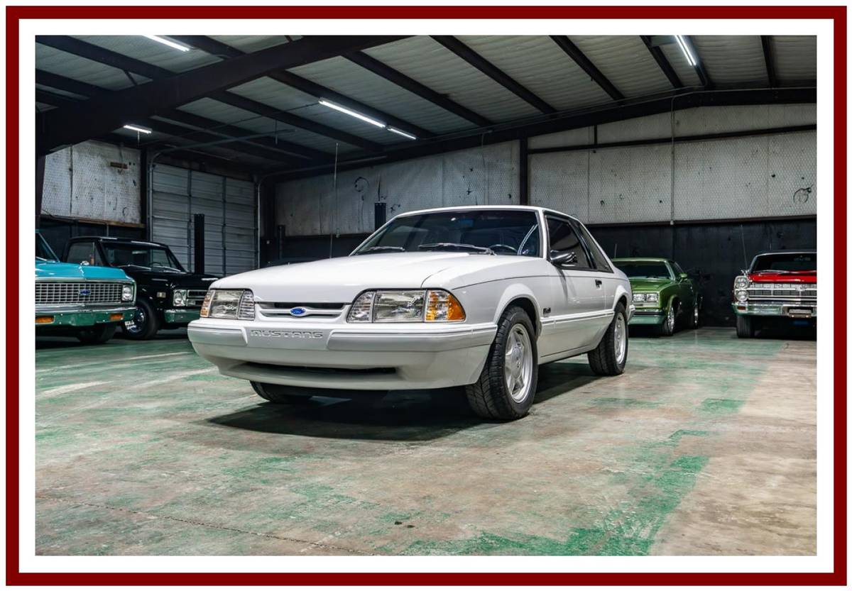 Ford-Mustang-lx-coupe-1990-white